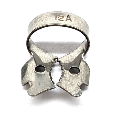 44-230-00 Кламер для коффердаму для молярів, з крилами, Fig 12A